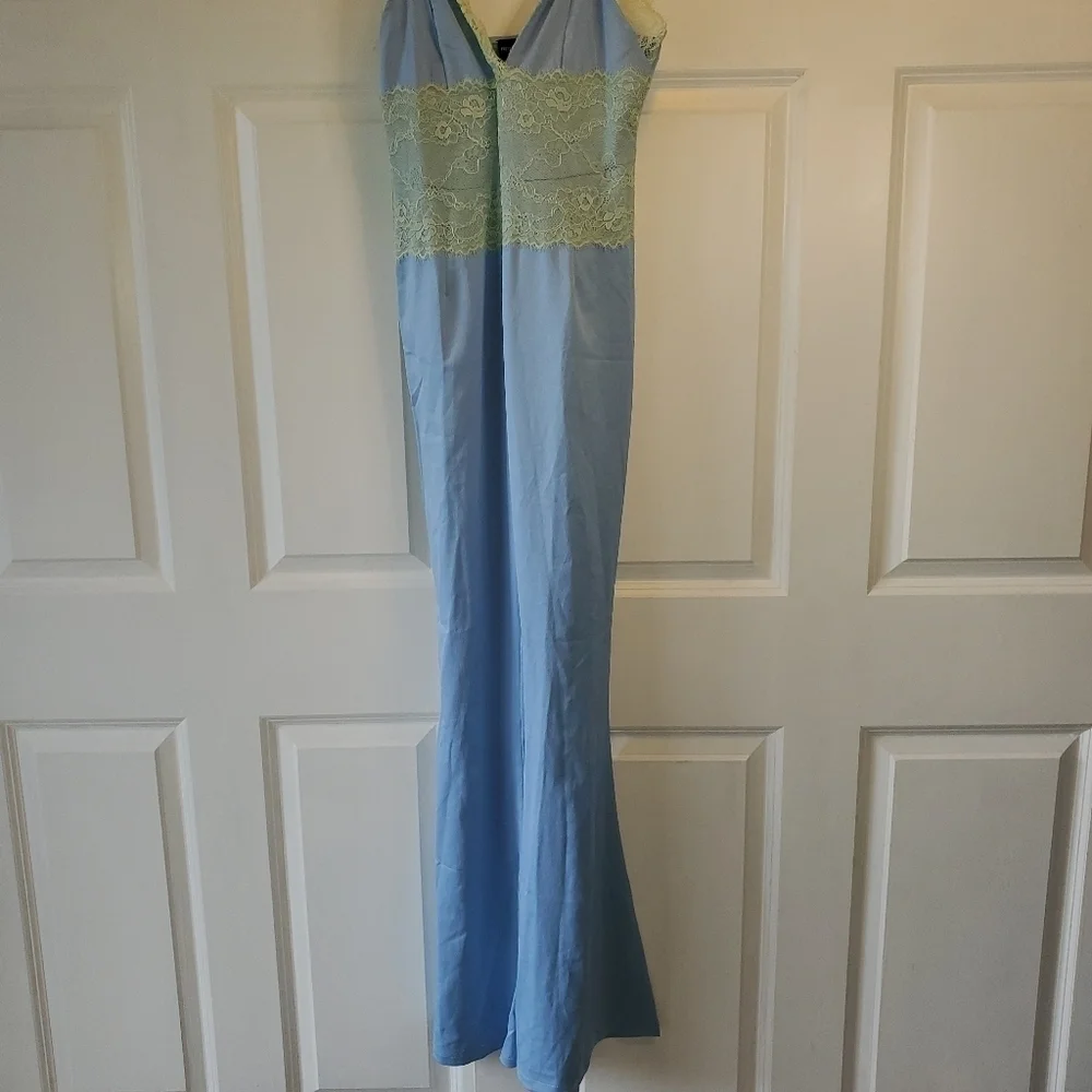 Pretty little thing jumpsuit - Picture 5 of 10